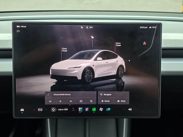 Used 2026 Tesla Model Y AWD image 43
