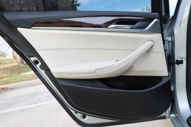 Used 2017 BMW 540i xDrive image 12