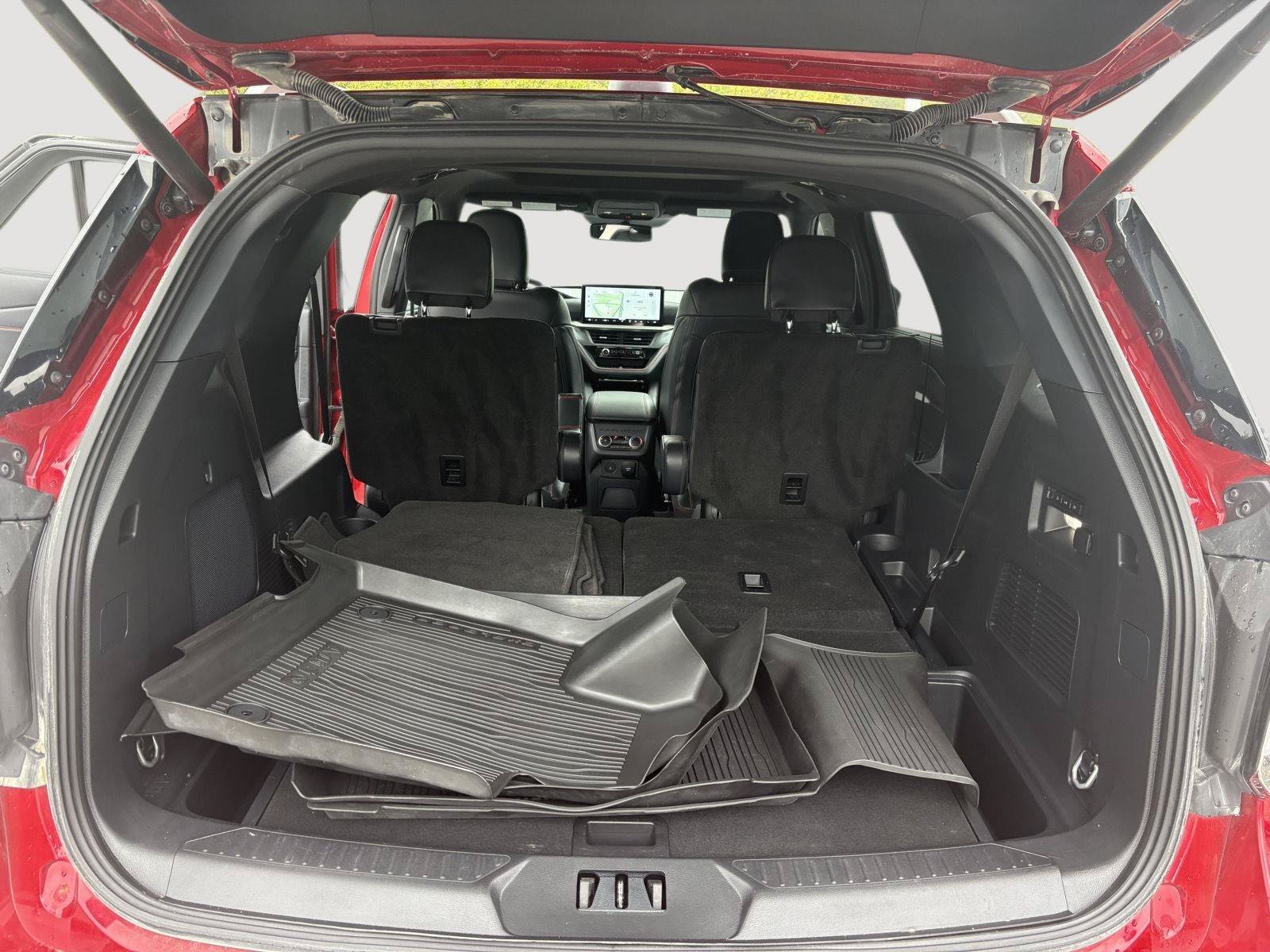 Used 2025 Ford Explorer ST-Line w/ Premium Package AWD/4WD image 12