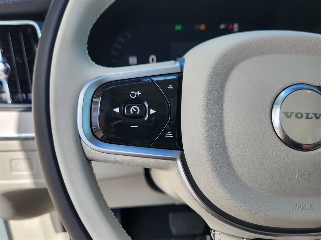 New 2026 Volvo XC60 B5 Ultra w/ Protection Package Premier image 8