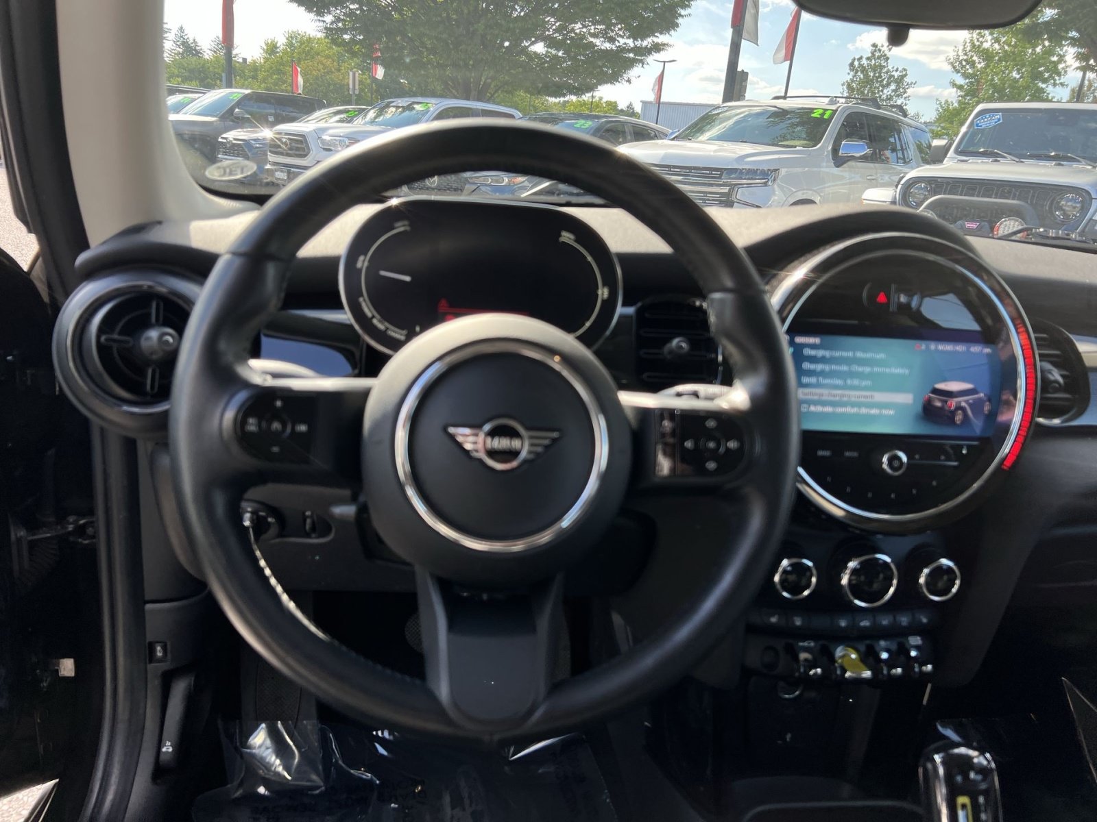 Used 2024 MINI Cooper SE FWD image 15