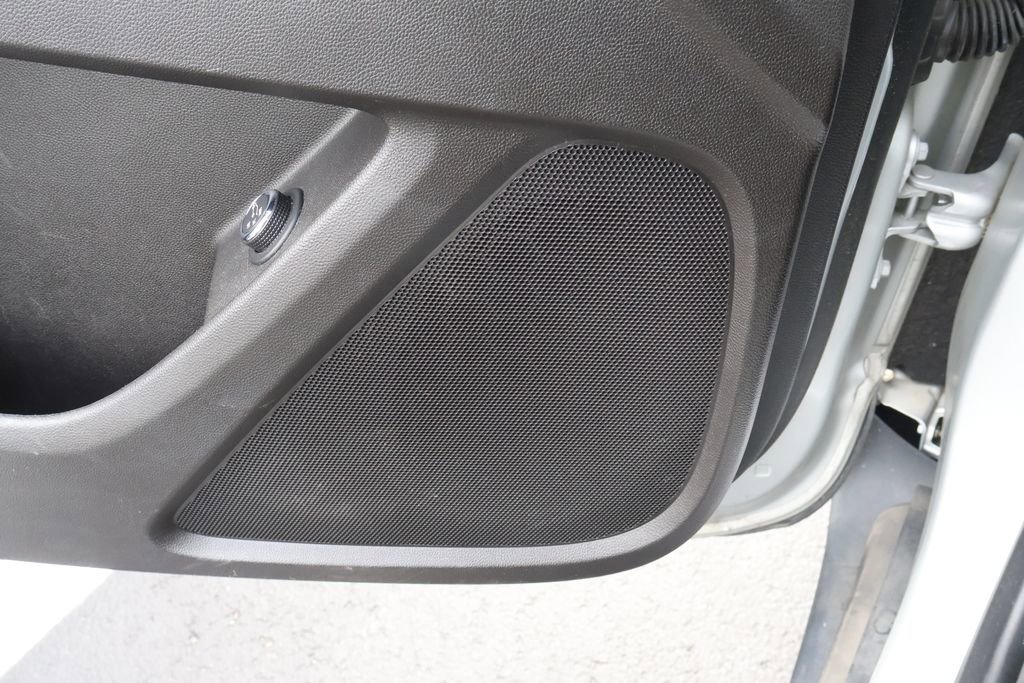 Used 2019 Chevrolet Traverse LT image 14