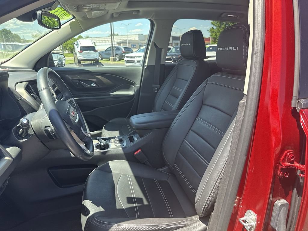 Used 2023 GMC Terrain Denali w/ Denali Premium Package AWD/4WD image 22