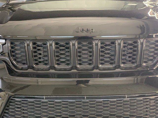 Certified 2025 Jeep Grand Cherokee Limited w/ Luxury Tech Group II AWD/4WD image 9
