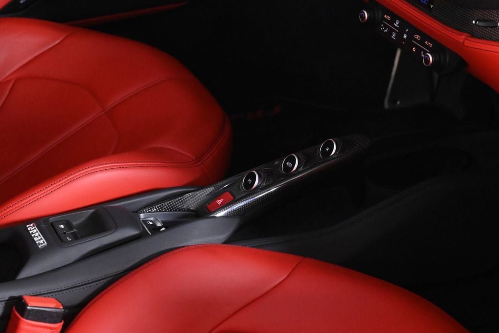 Certified 2022 Ferrari F8 Tributo RWD image 23