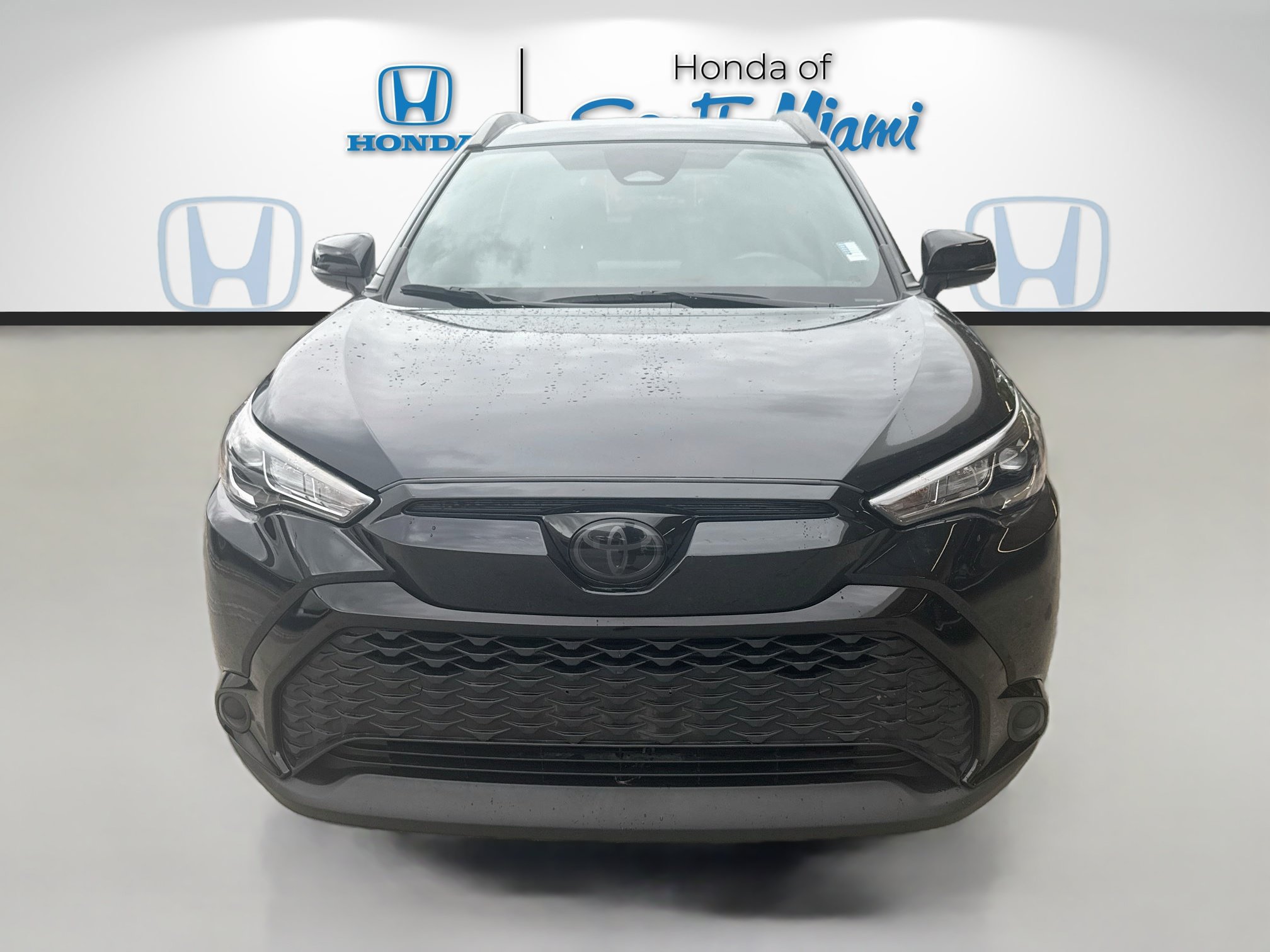 Used 2023 Toyota Corolla Cross AWD Hybrid image 2
