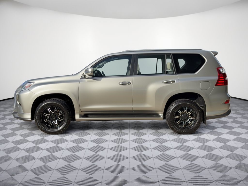 Used 2021 Lexus GX 460 Premium w/ Accessory Package AWD/4WD image 2