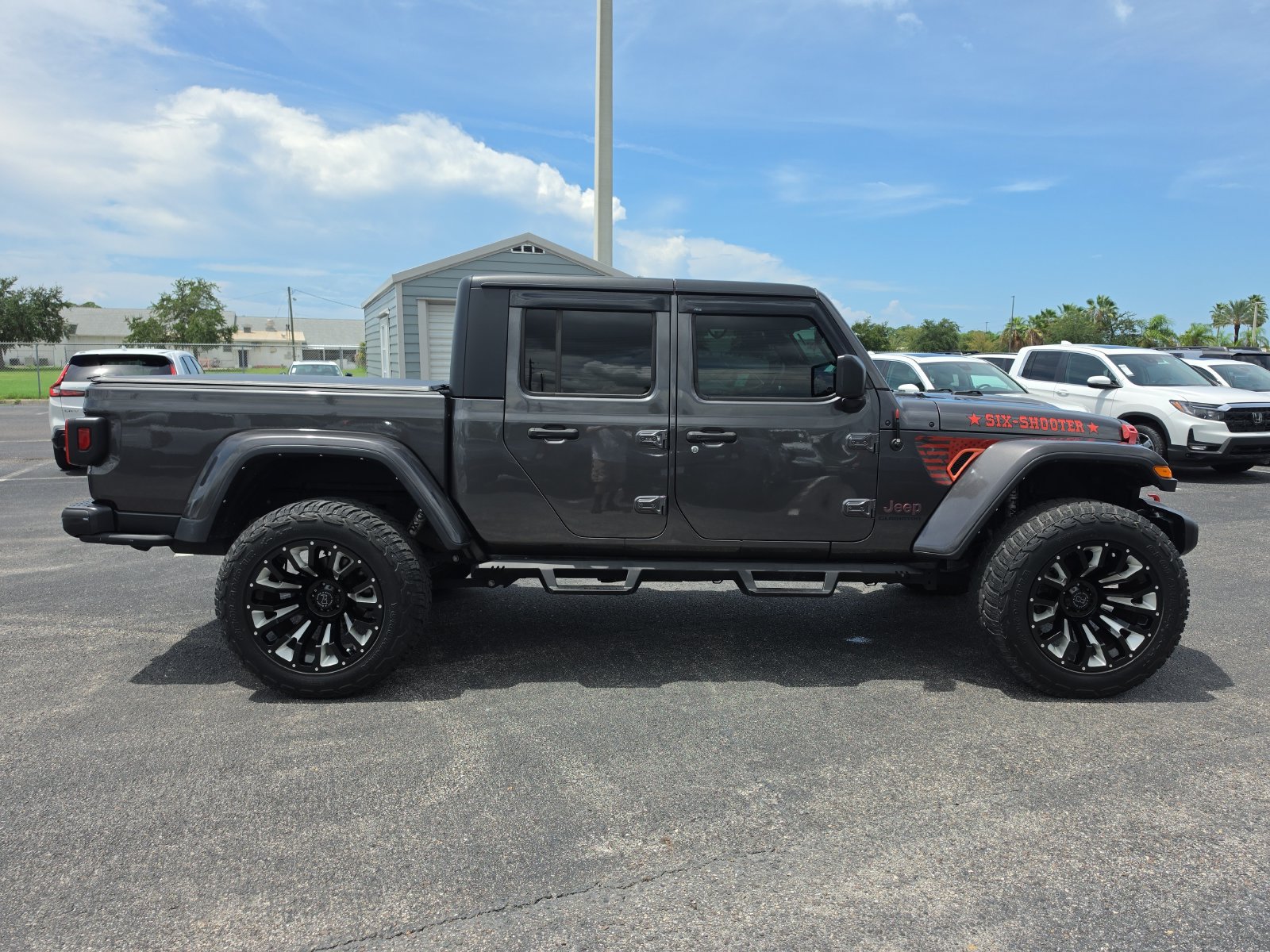 Used 2022 Jeep Gladiator Rubicon w/ Trailer Tow Package AWD/4WD image 3