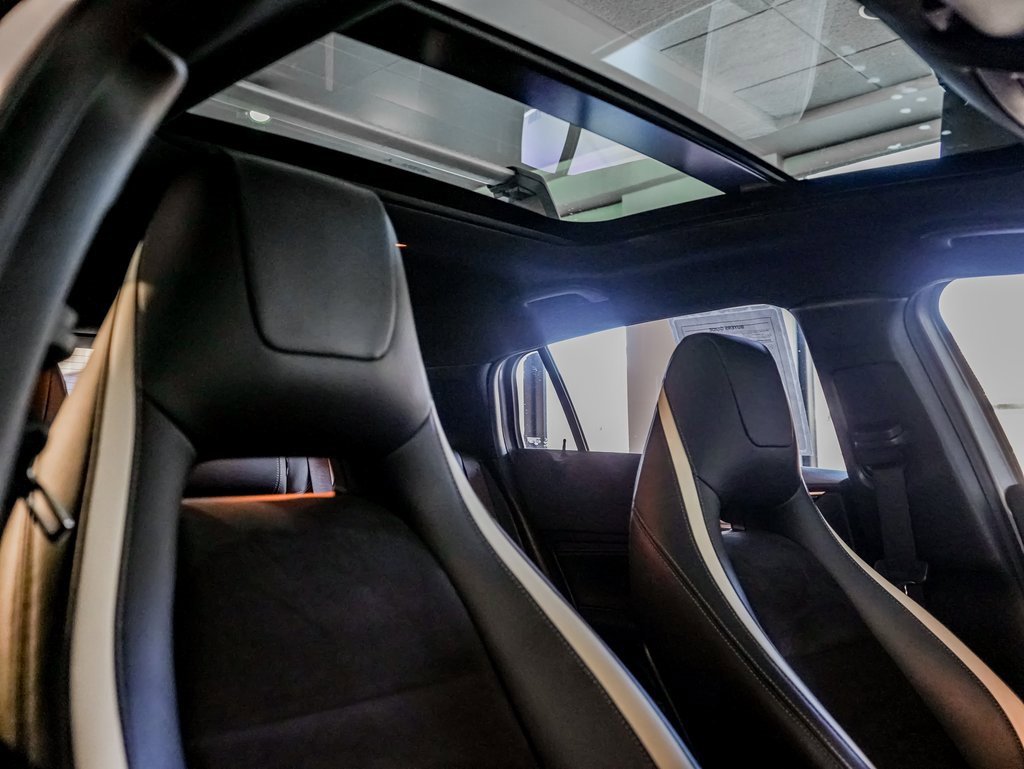 Used 2018 INFINITI QX30 Sport image 32