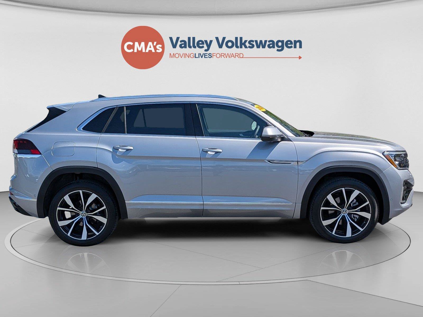 Used 2026 Volkswagen Atlas Cross Sport SEL Premium R-Line AWD/4WD image 6