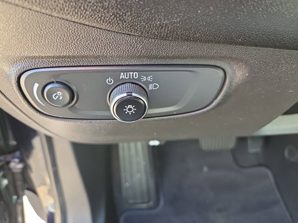 Certified 2021 Chevrolet Equinox LS image 23