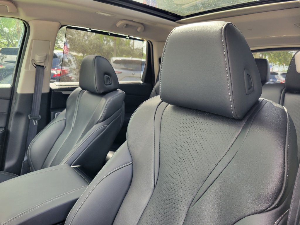 Used 2025 Acura MDX w/ Technology Package FWD image 18