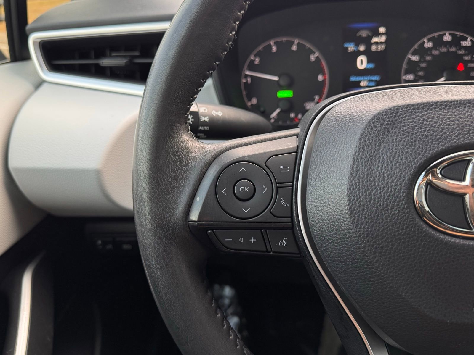 Used 2023 Toyota Corolla SE image 27