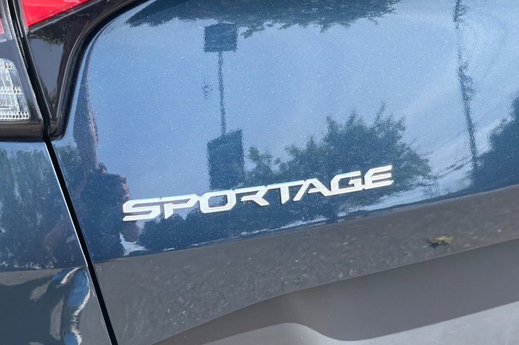 Used 2023 Kia Sportage EX AWD/4WD image 26