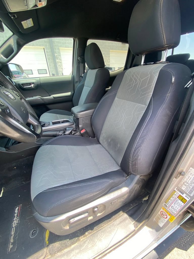 Used 2020 Toyota Tacoma TRD Off-Road w/ Technology Package RWD image 10