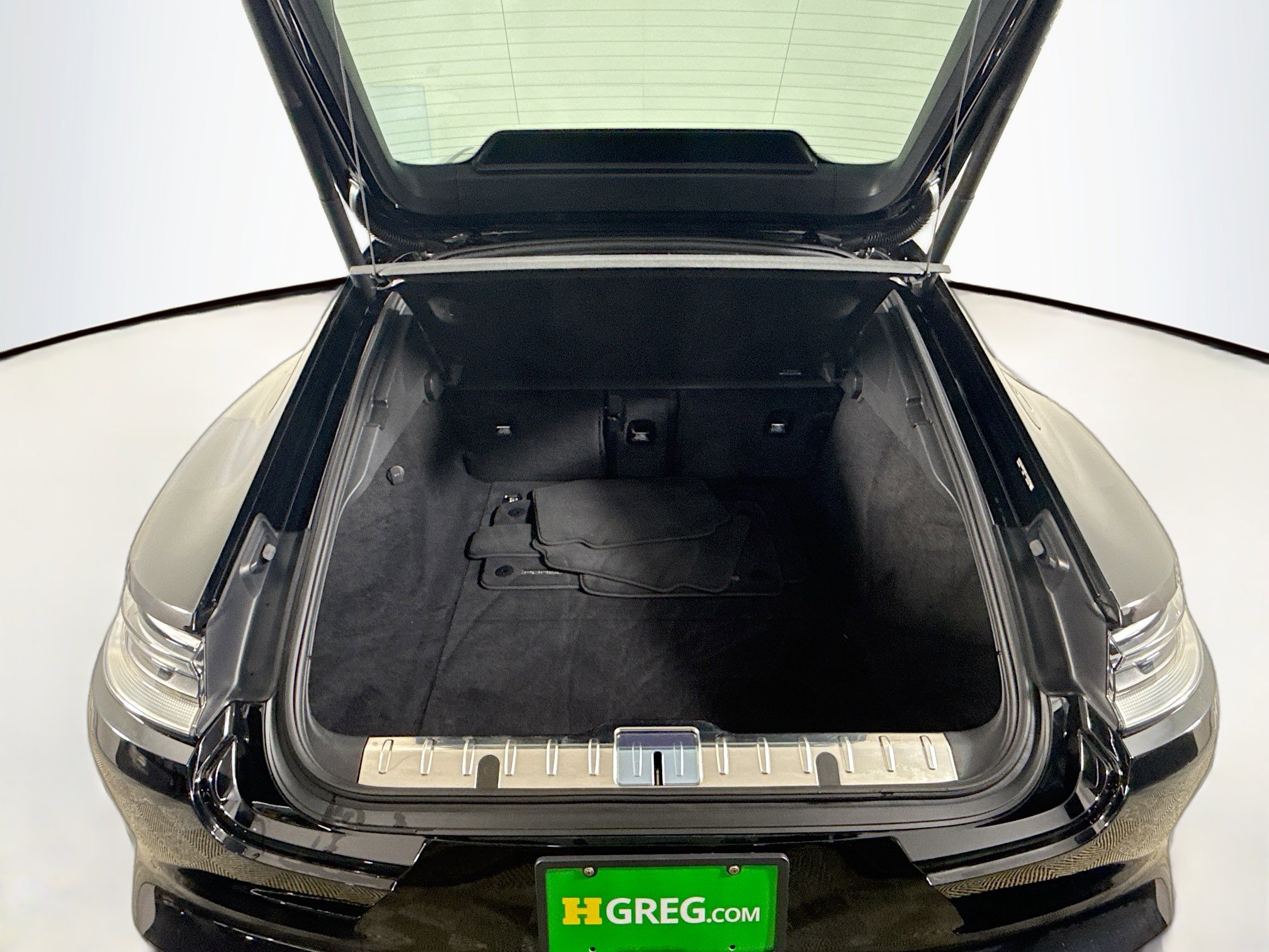 Used 2023 Porsche Panamera Platinum Edition w/ Assistance Package image 34