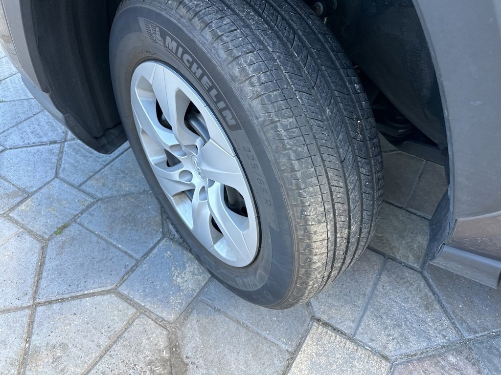 Used 2025 Toyota RAV4 LE image 9