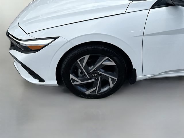 Certified 2025 Hyundai Elantra Sport FWD image 29