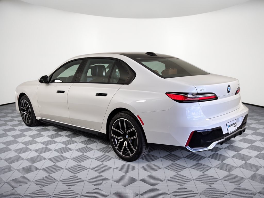 Certified 2023 BMW i7 xDrive60 AWD/4WD image 3