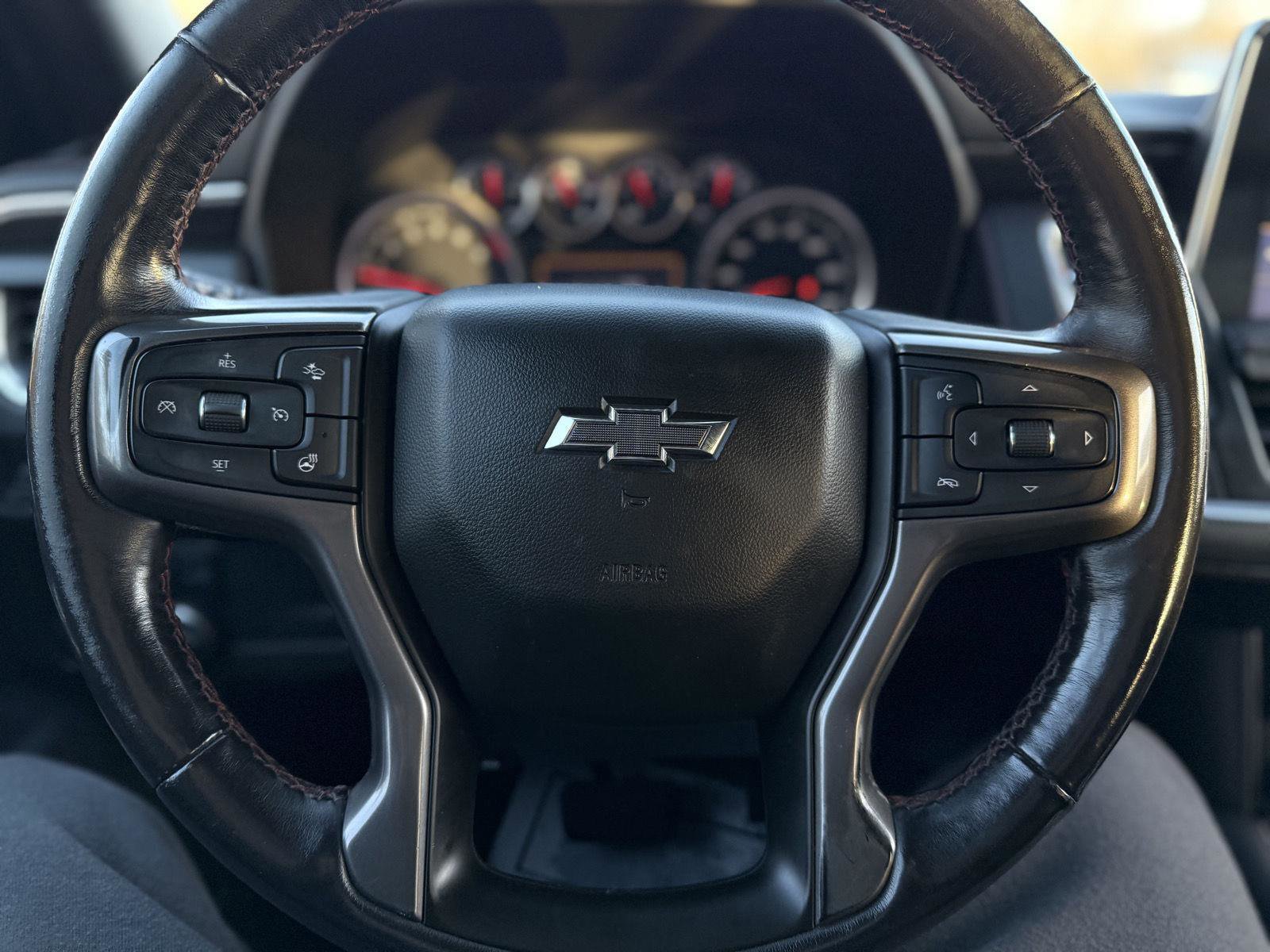 Used 2021 Chevrolet Suburban RST w/ Luxury Package image 17