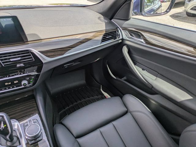 Used 2020 BMW 530i xDrive w/ Convenience Package AWD/4WD image 17