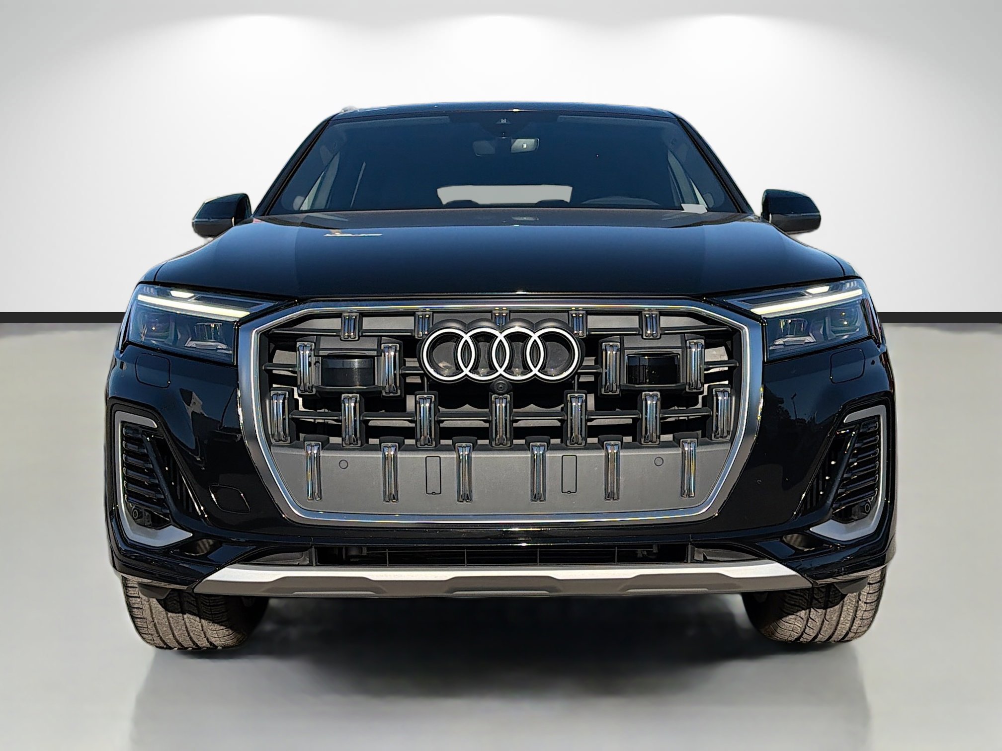 Certified 2025 Audi Q7 3.0T Premium Plus image 8