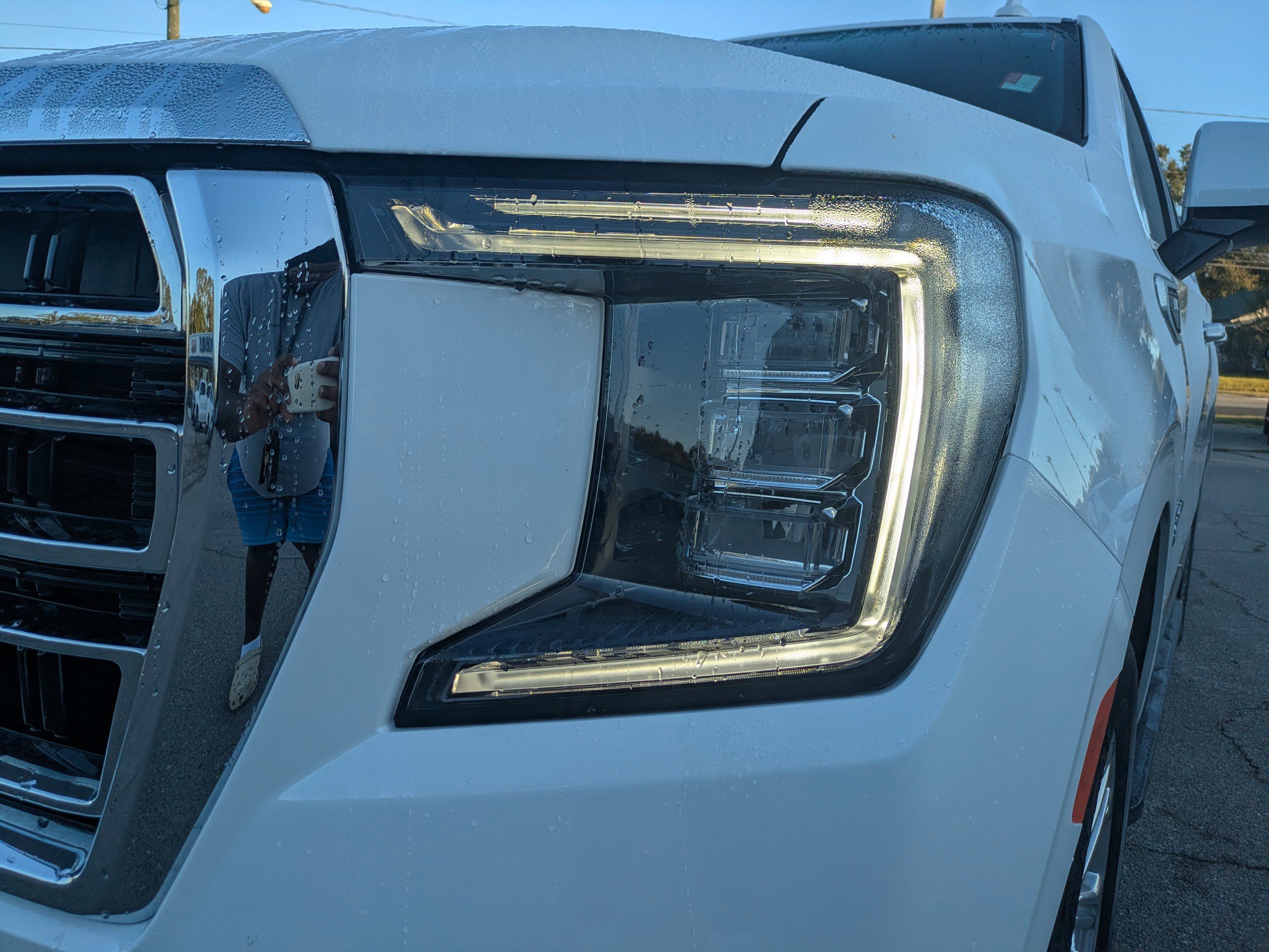 Used 2022 GMC Yukon SLT w/ SLT Premium Package image 9