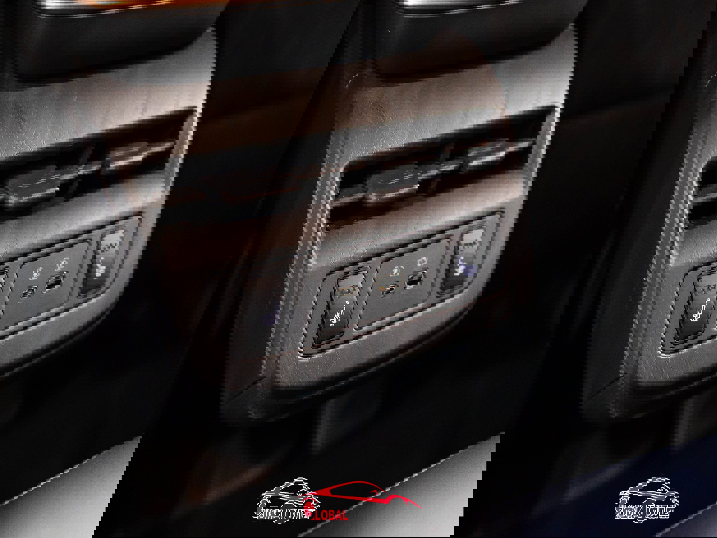 Used 2023 Nissan Ariya AWD image 22