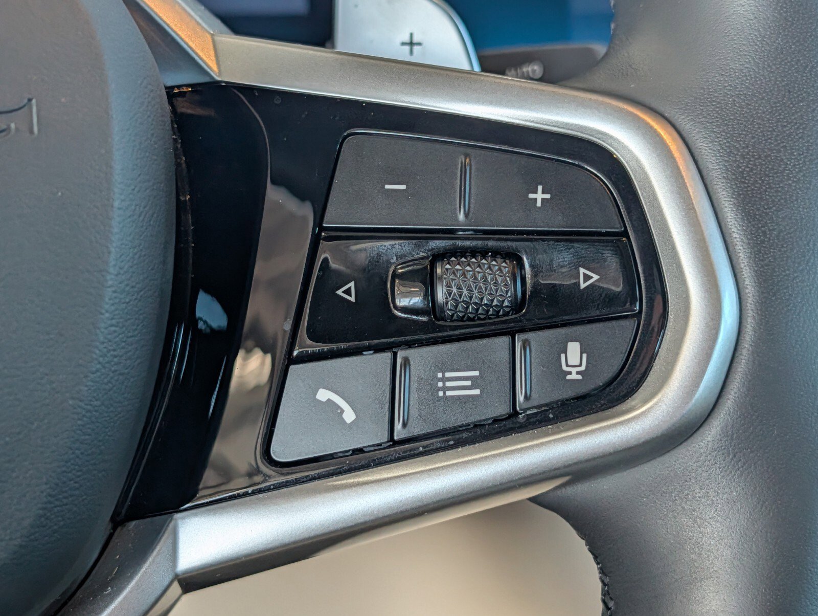 Certified 2025 BMW 330i xDrive Sedan w/ M Sport Package image 21