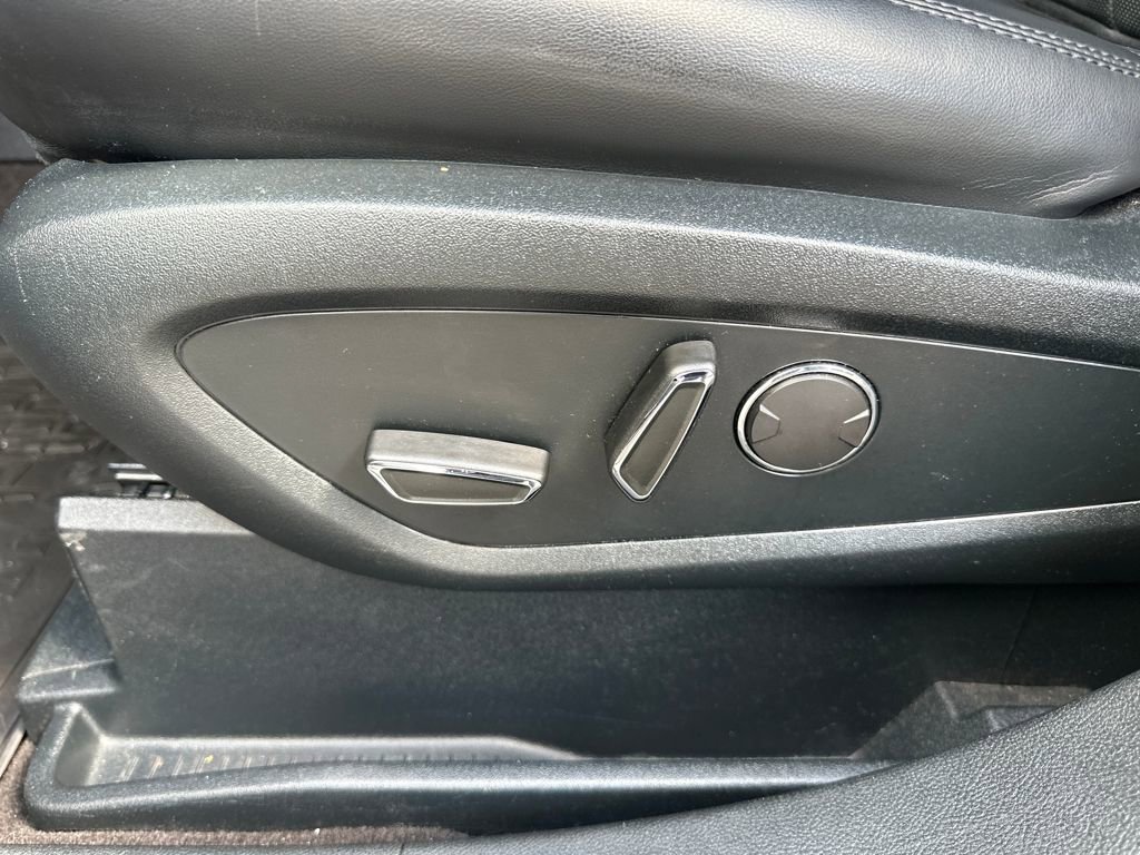 Used 2020 Lincoln Nautilus Reserve w/ Equipment Group 201A image 19