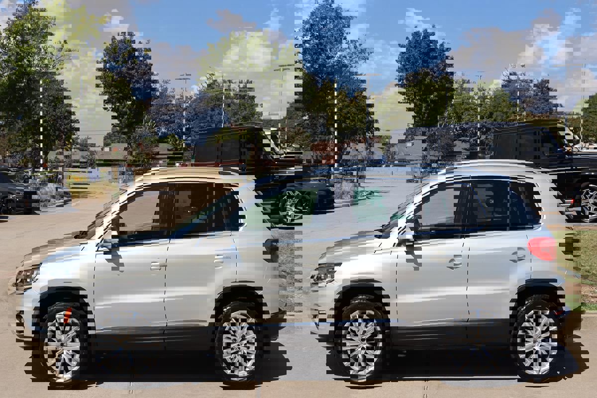 Used 2013 Volkswagen Tiguan SE image 6