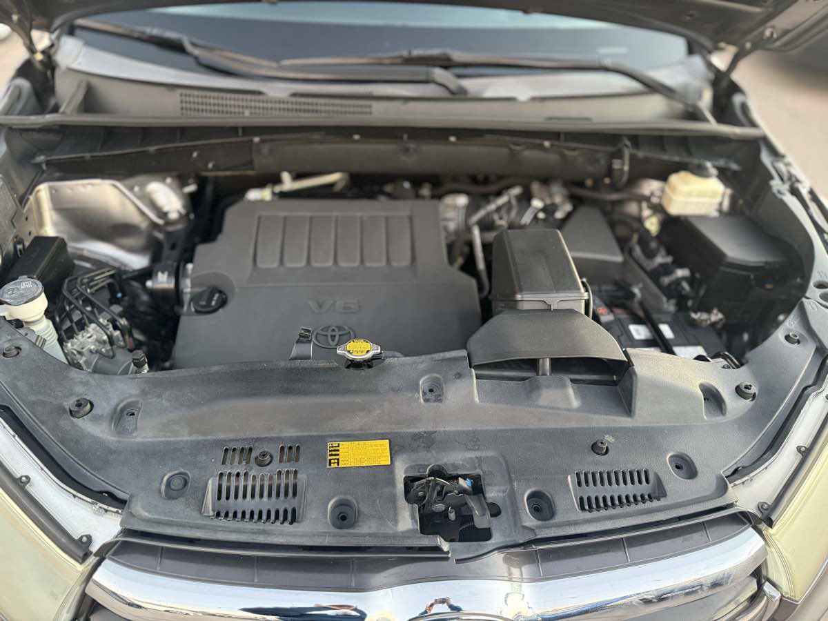 Used 2015 Toyota Highlander Plus image 29