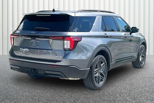 Used 2025 Ford Explorer ST-Line w/ ST-Line Street Pack AWD/4WD image 10