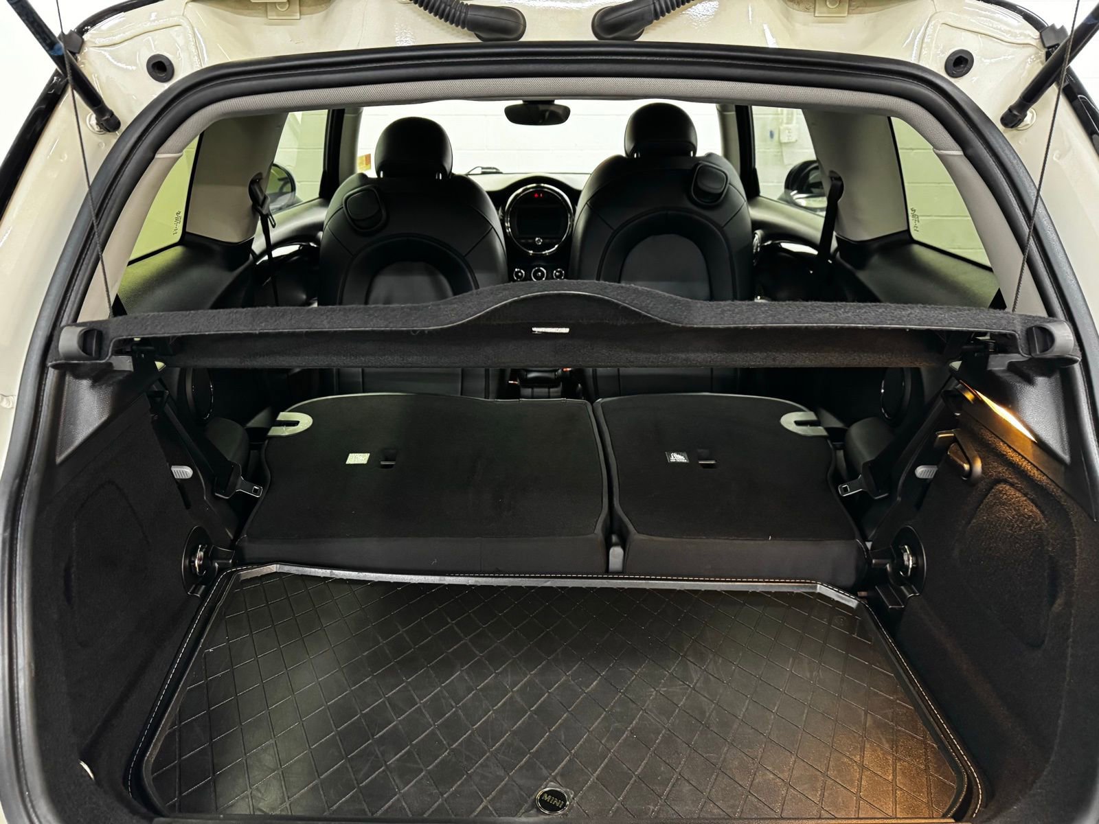 Used 2019 MINI Cooper S w/ Signature Upholstery Package image 39