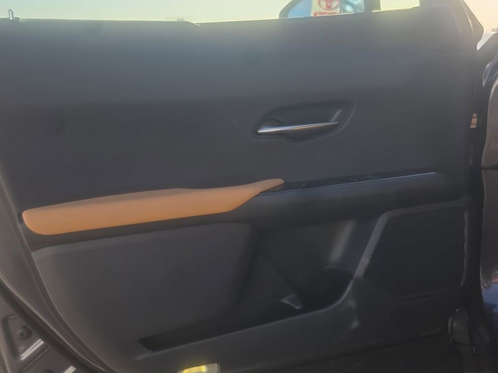 New 2026 Lexus UX 300h FWD image 17