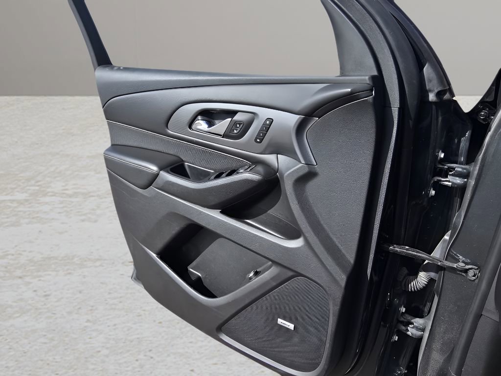 Used 2019 Chevrolet Traverse Premier w/ Driver Confidence II Package image 18