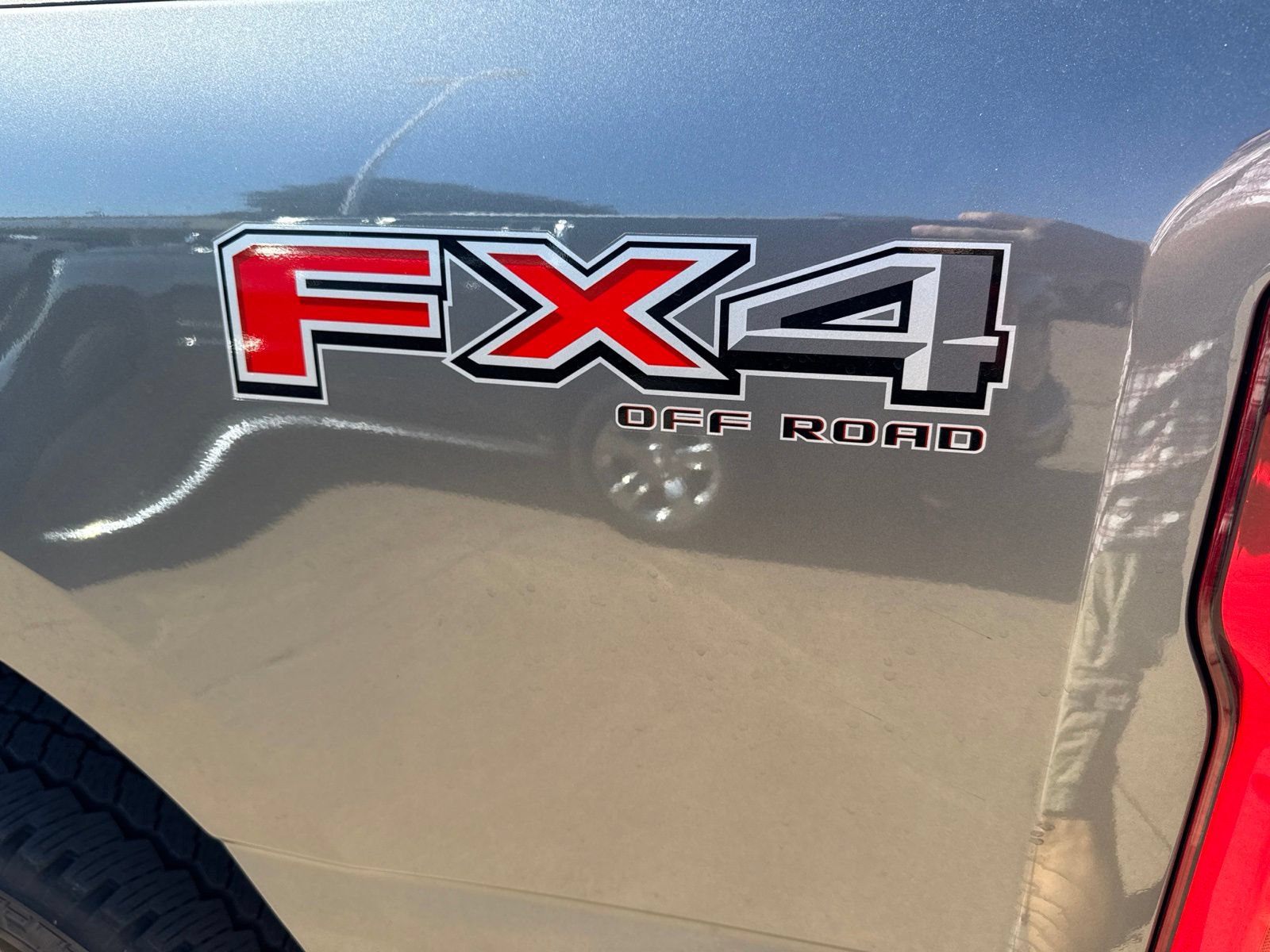 Used 2025 Ford F250 Platinum AWD/4WD image 10