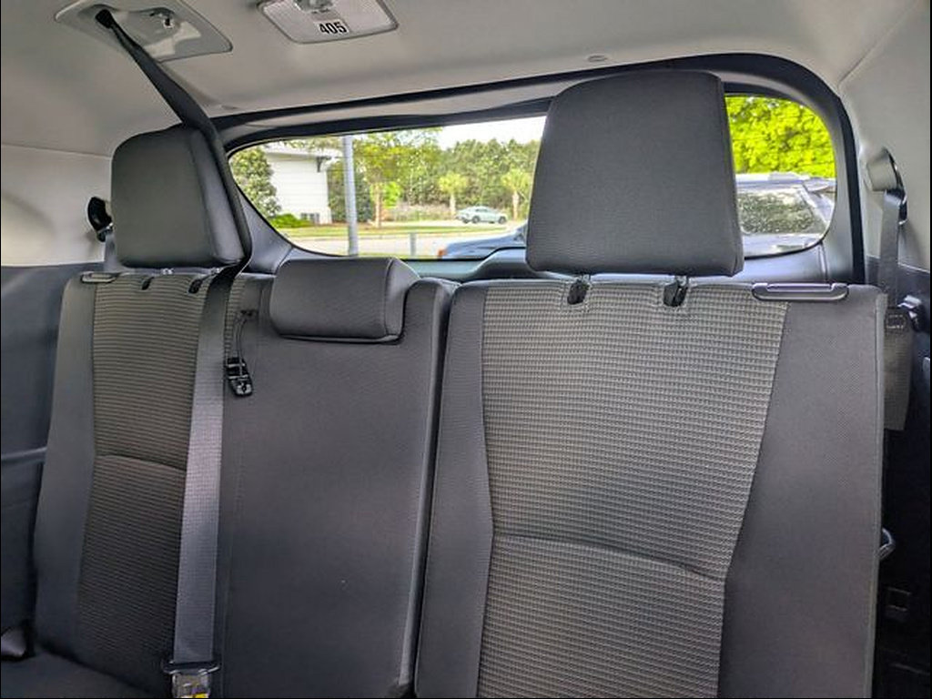 Certified 2025 Toyota Highlander LE FWD image 20