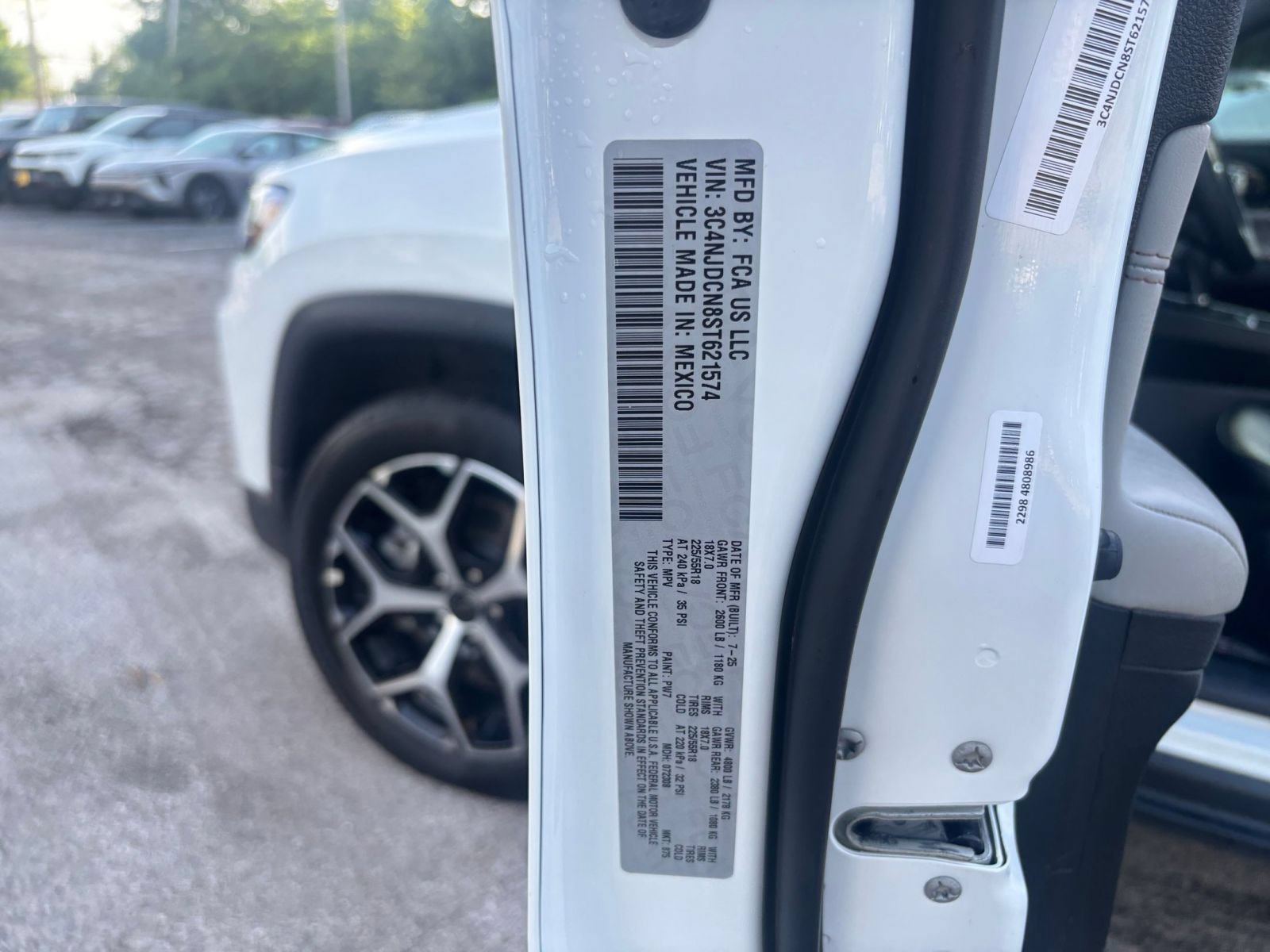 Used 2025 Jeep Compass Limited AWD/4WD image 30