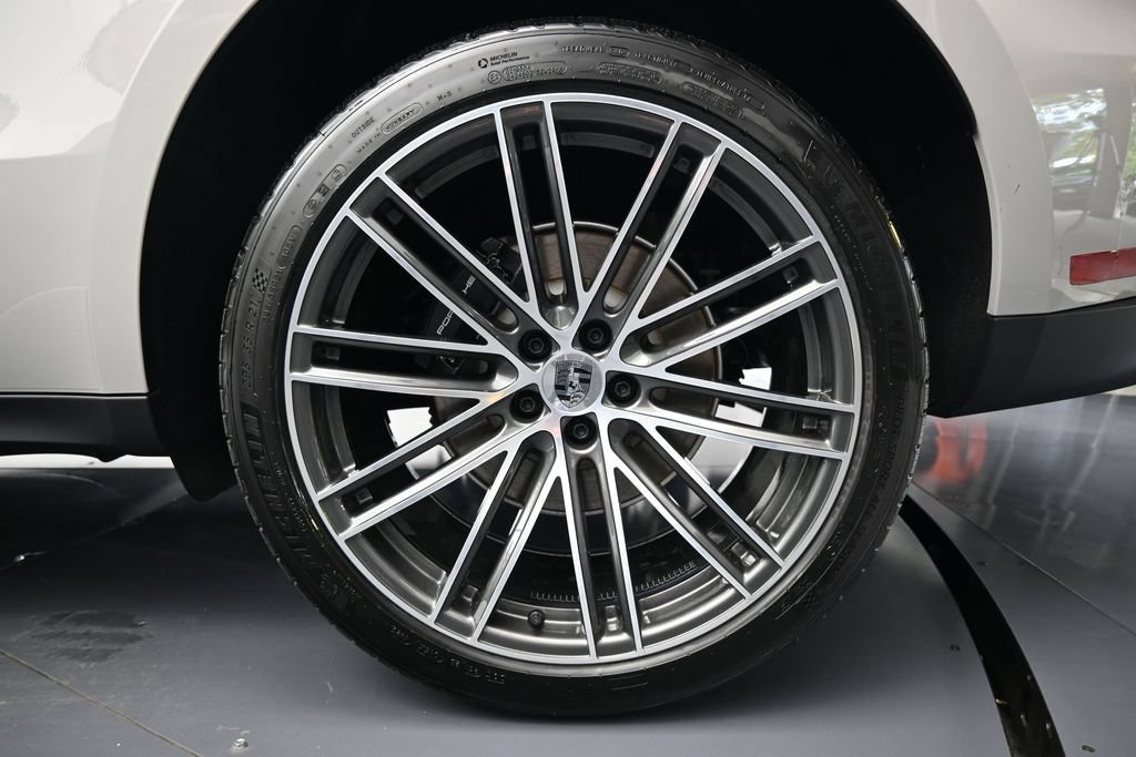 New 2026 Porsche Macan AWD/4WD image 36