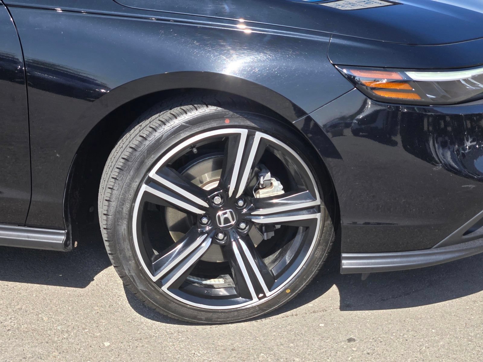 Used 2024 Honda Accord Sport image 9