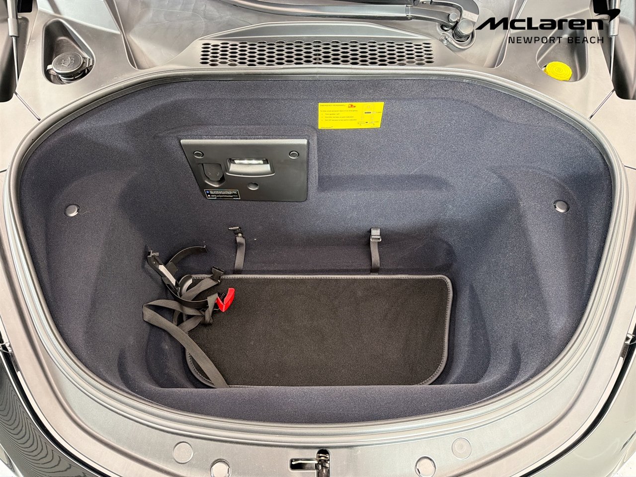 Used 2023 McLaren Artura RWD image 24
