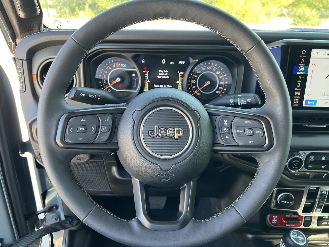 Used 2025 Jeep Gladiator Mojave AWD/4WD image 13