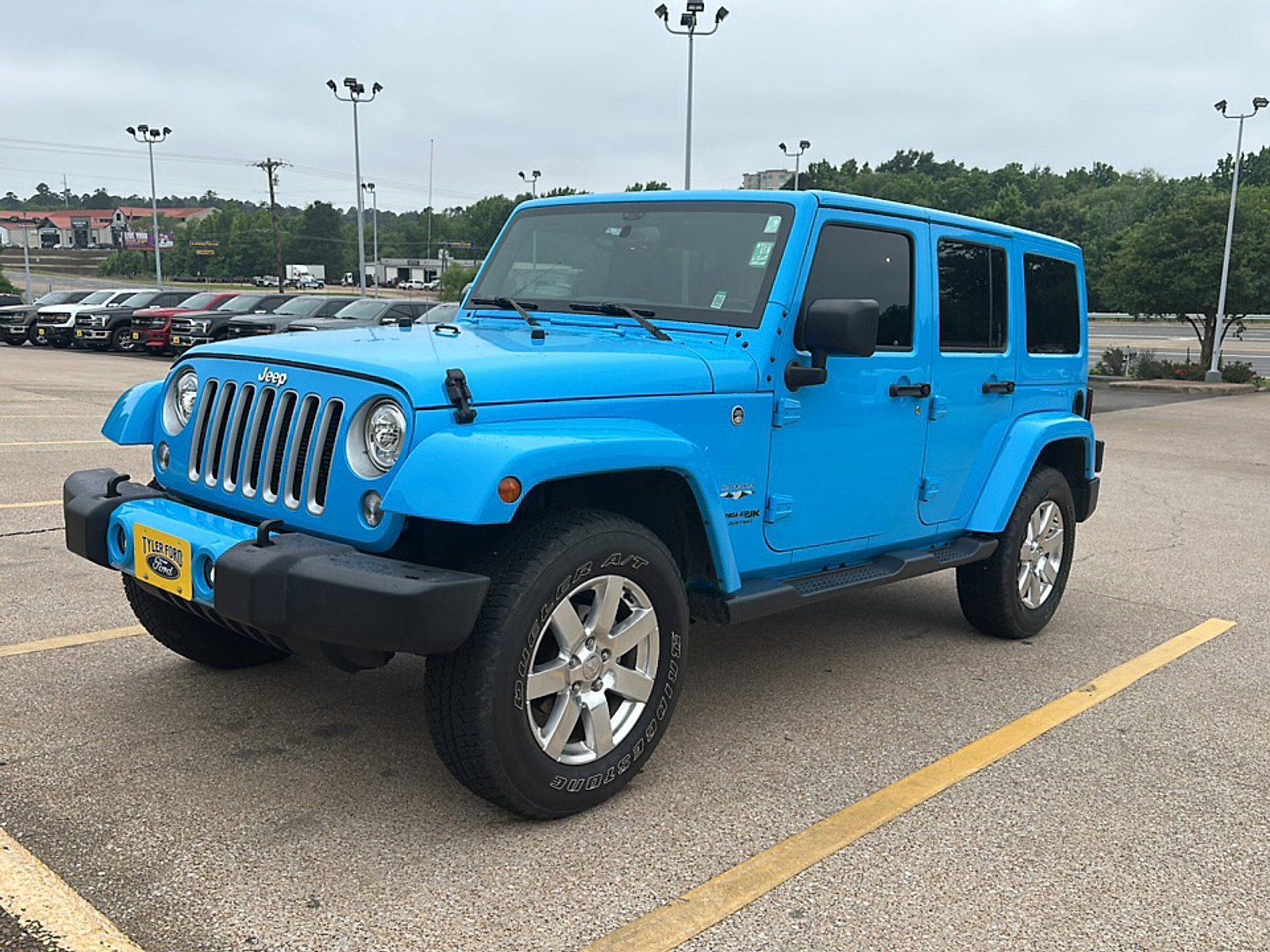 Used 2018 Jeep Wrangler Unlimited Sahara w/ Connectivity Group AWD/4WD image 3