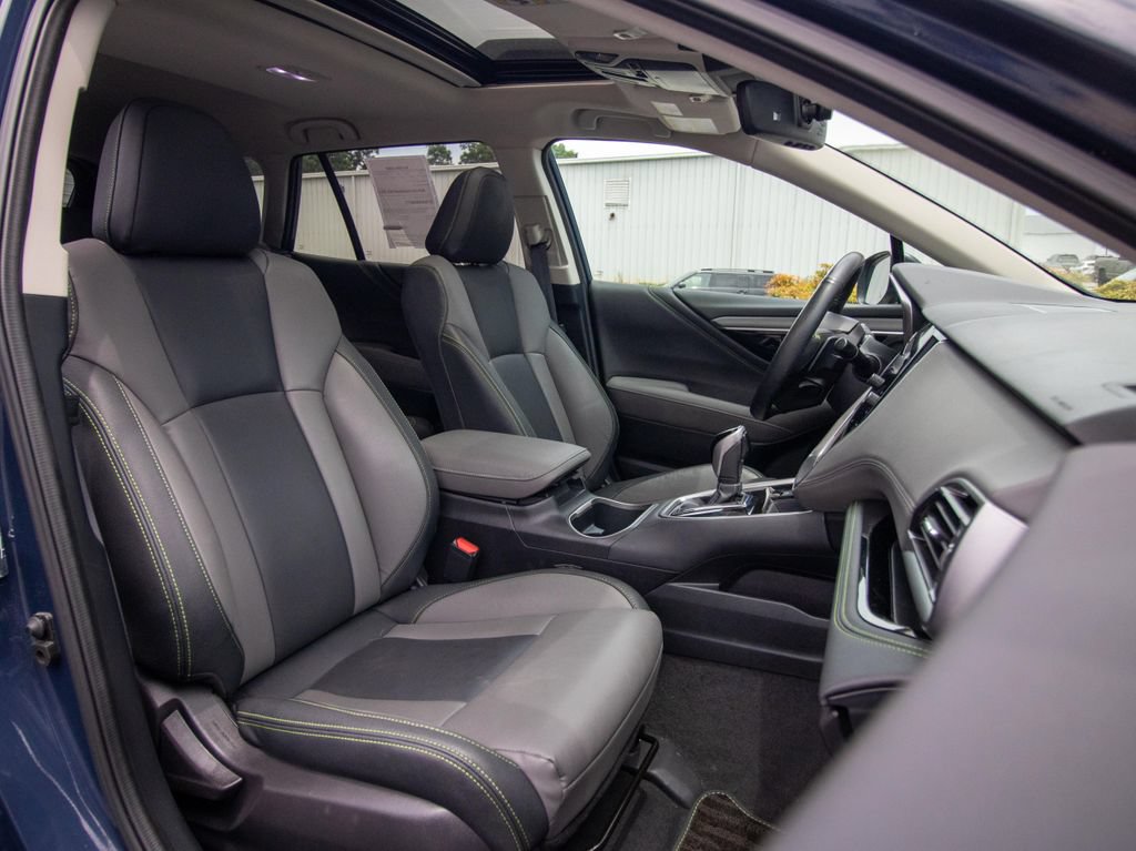 Used 2025 Subaru Outback Onyx Edition AWD/4WD image 23