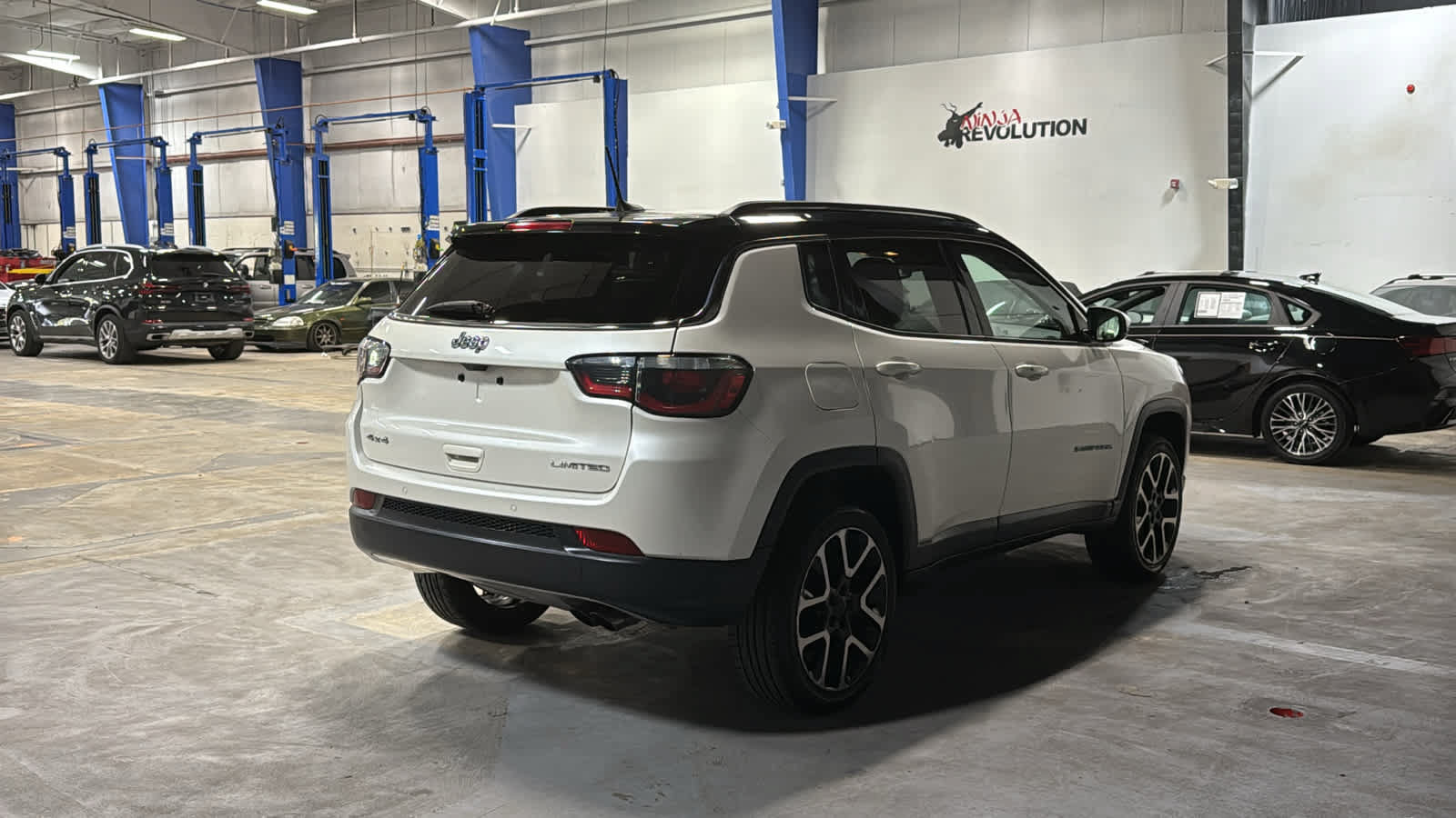 Used 2018 Jeep Compass Limited w/ Navigation Group AWD/4WD image 4