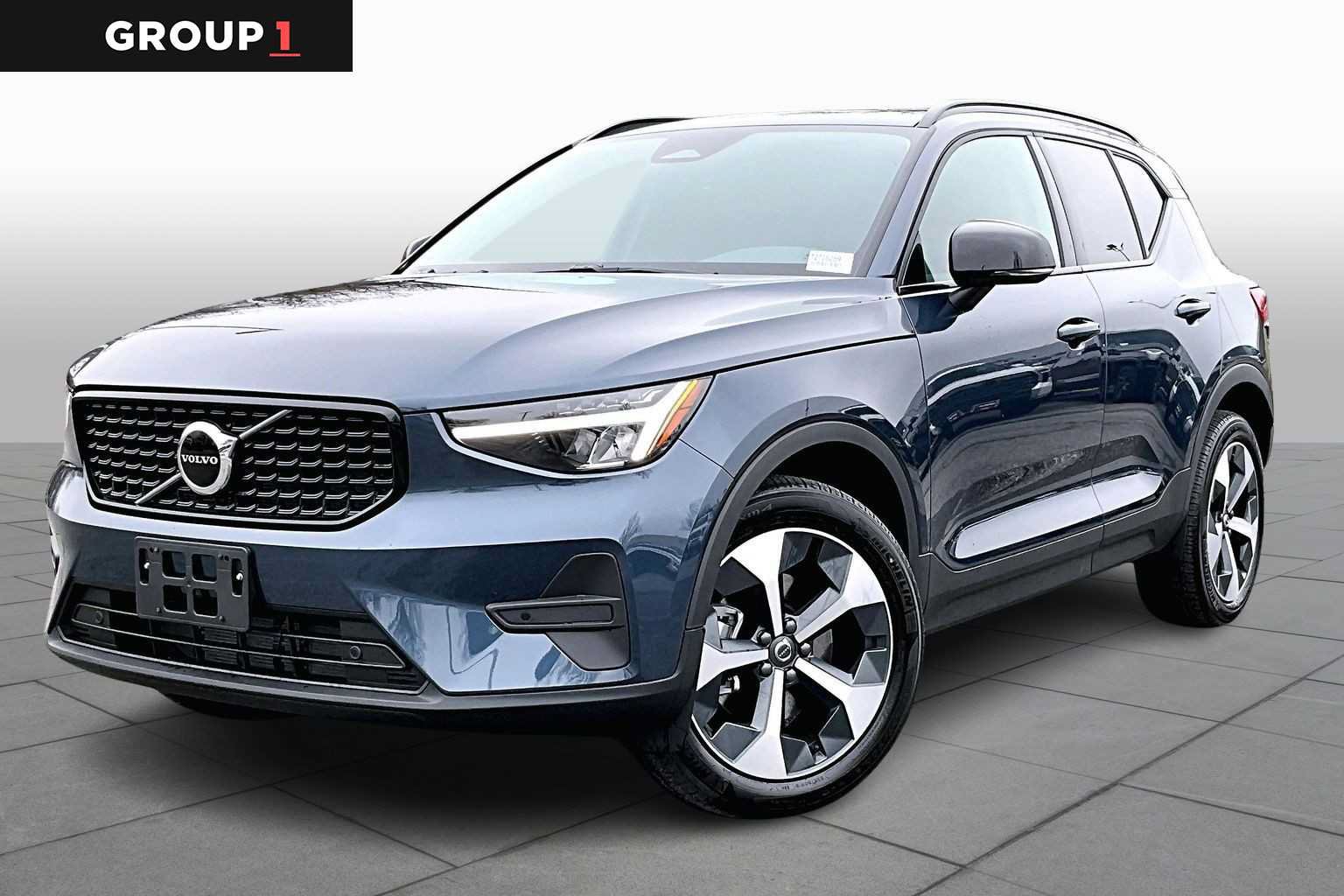Used 2026 Volvo XC40 B5 Core w/ Climate Package AWD/4WD video 1