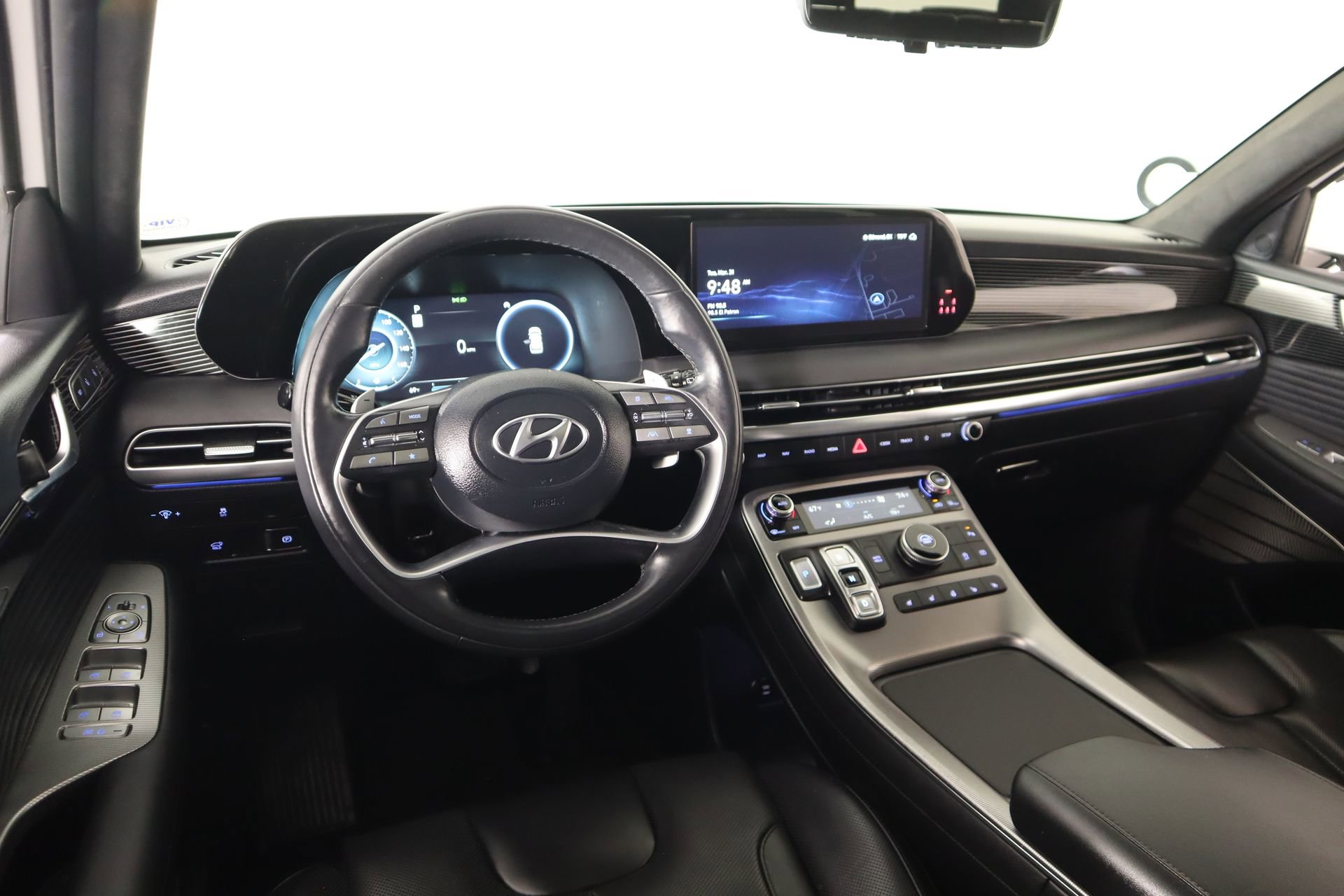 Used 2023 Hyundai Palisade Calligraphy FWD image 2