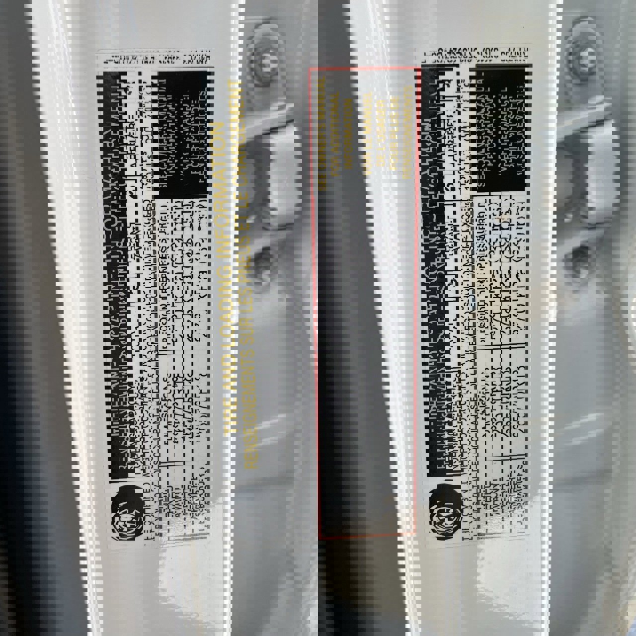 Used 2024 Nissan Titan SV w/ SV Convenience Package image 28