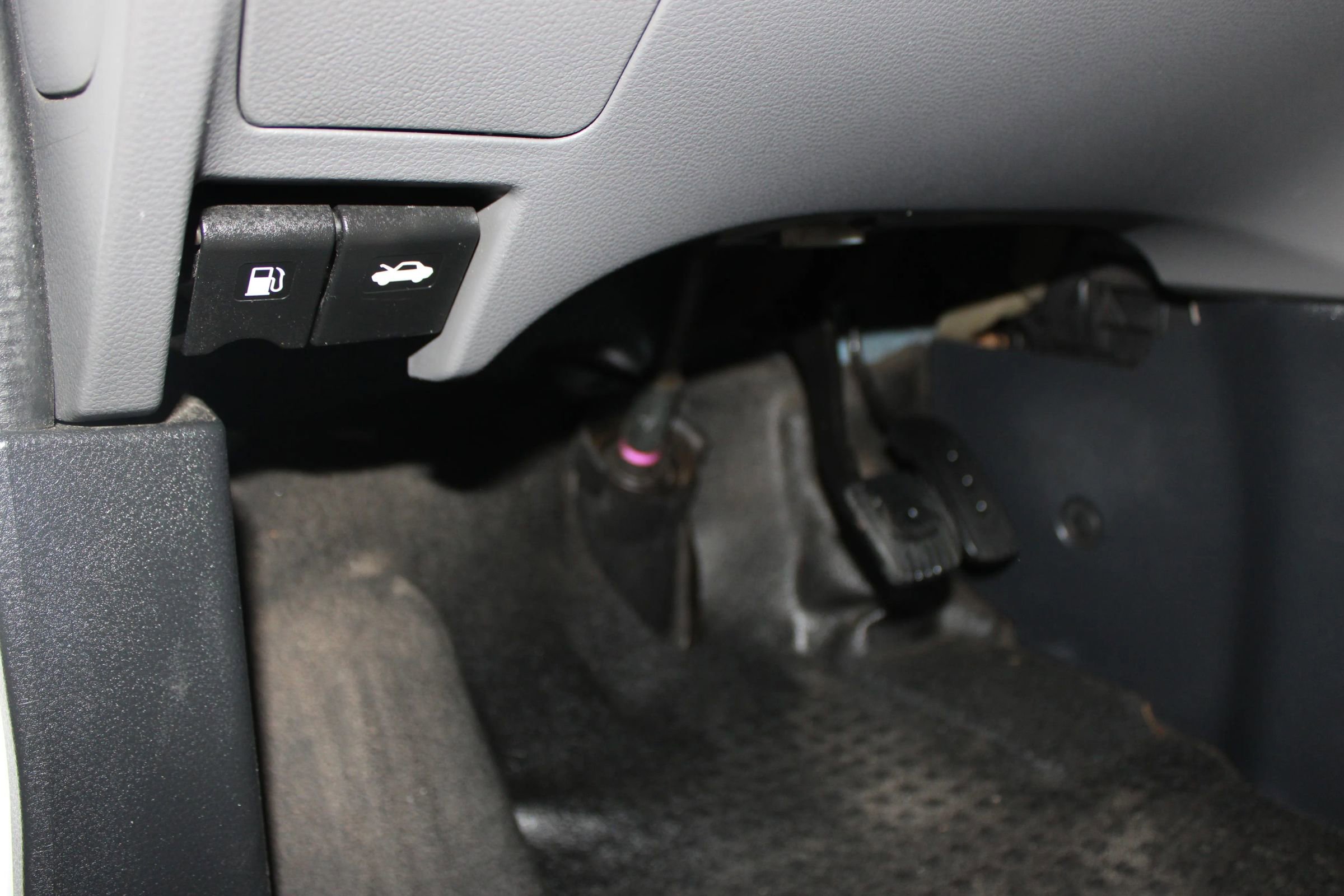 Used 2017 Nissan NV200 S FWD image 9
